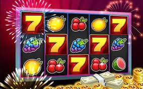42c ဂိမ်းလော်ဘီတွင် Slots နှင့် Live Casino ဂိမ်းများ ကစားနေသည့် မြင်ကွင်း